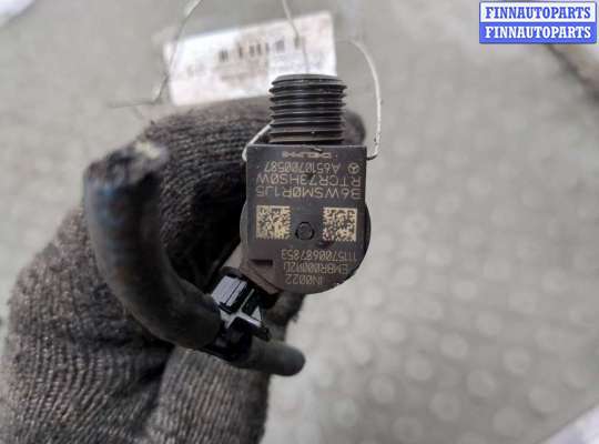 Форсунка топливная на Mercedes-Benz E (W212)