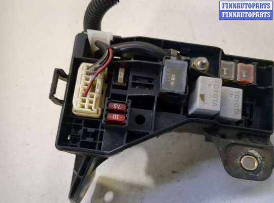 купить Блок предохранителей на Toyota Avensis 2 2003-2008