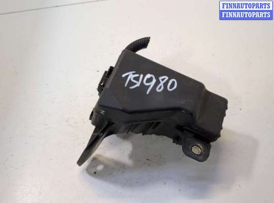 купить Блок предохранителей на Toyota Avensis 2 2003-2008
