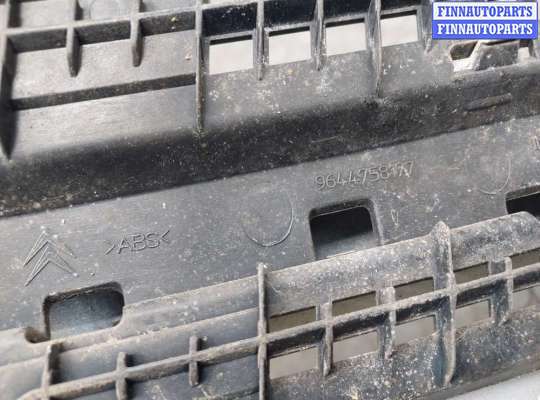купить Решетка радиатора на Citroen Berlingo 2002-2008