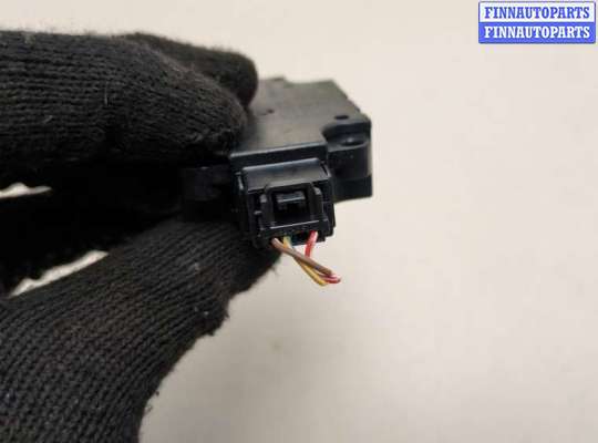 Моторчик заслонки печки на Audi A8 (D4, 4H)