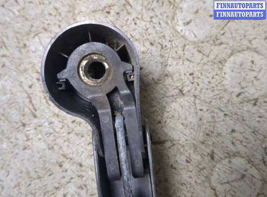 купить Щеткодержатель на Volkswagen Golf 5 2003-2009