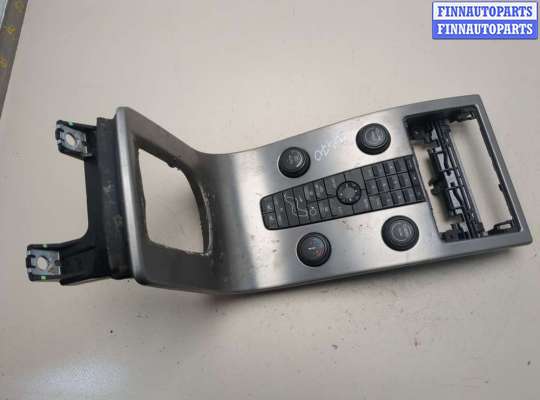 Панель управления магнитолой VL546188 на Volvo V50 2004-2012