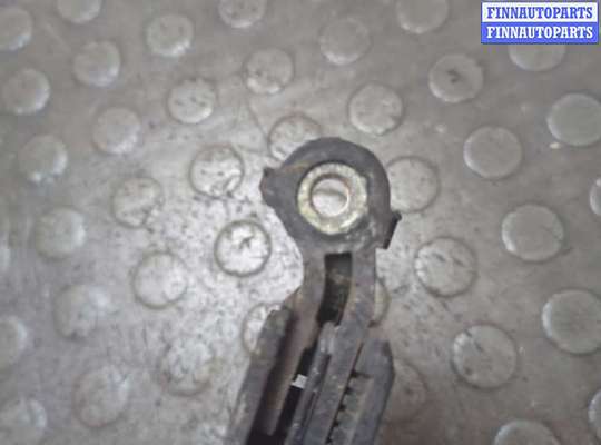 купить Щеткодержатель на Skoda Fabia 2007-2014