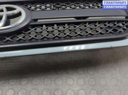 купить Решетка радиатора на Toyota RAV 4 2000-2005