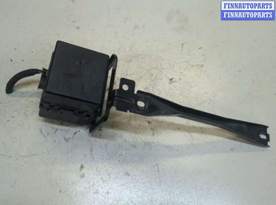 купить Кронштейн аккумуляторной батареи на Ford Fiesta 2001-2007