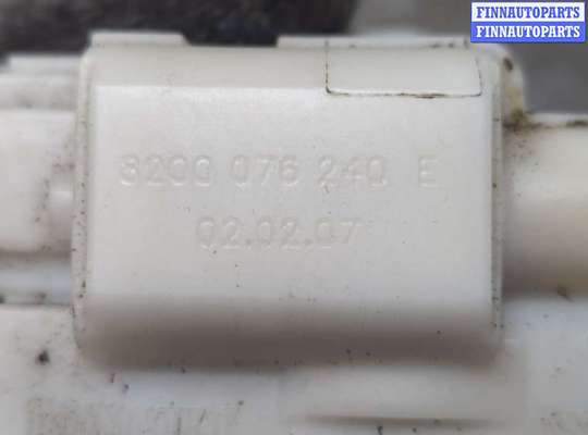 купить Замок багажника на Renault Megane 2 2002-2009