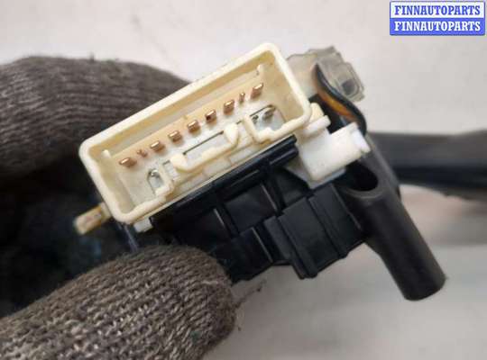 купить Переключатель поворотов на Toyota Corolla E12 2001-2006