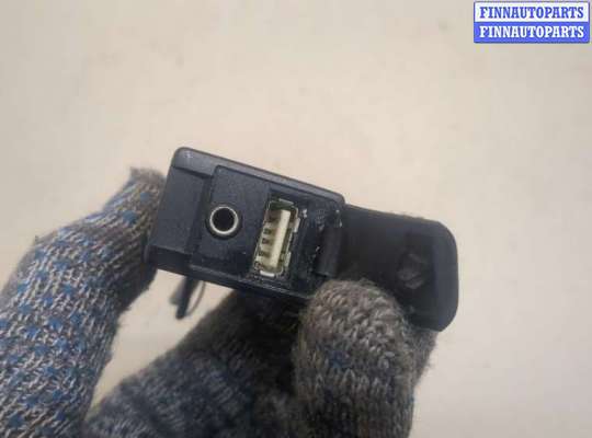 купить Разъем AUX/USB на Toyota Corolla E15 2006-2013