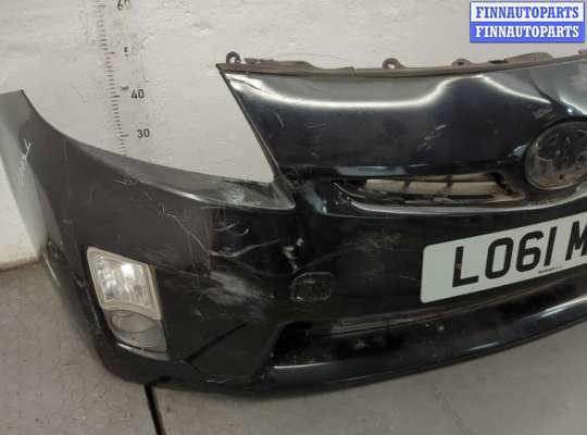 Бампер передний на Toyota Prius III