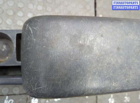 купить Подлокотник на Pontiac Vibe 1 2002-2008