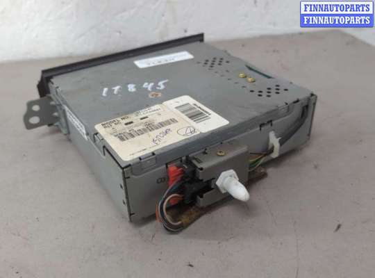 CD-чейнджер на Cadillac Escalade II (GMT 800)