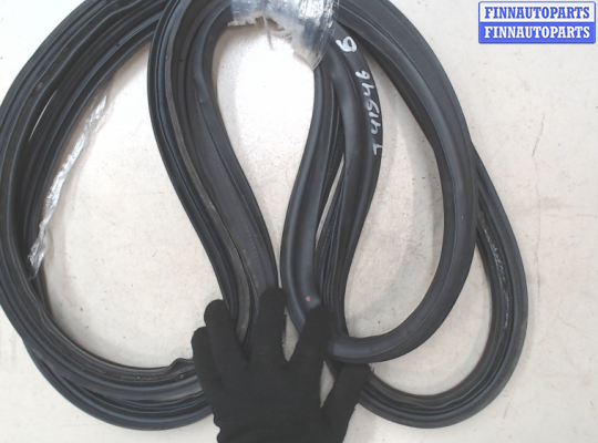 купить Уплотнитель на KIA Sorento 2014-2017