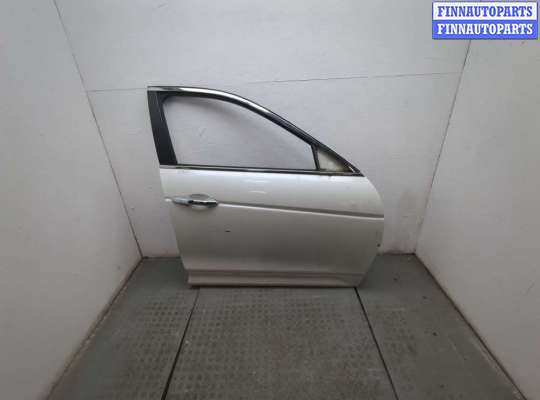 Стекло боковое двери на Honda Crosstour