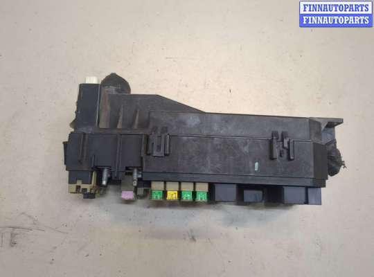 купить Блок предохранителей на Ford Escape 2000-2006