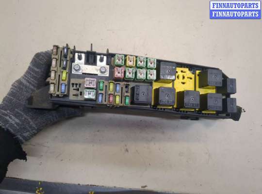 купить Блок предохранителей на Ford Escape 2000-2006