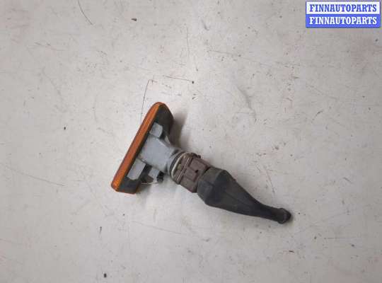 Повторитель поворота в крыло на Peugeot 406