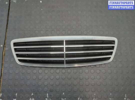 Решетка радиатора MB1687178 на Mercedes C W203 2000-2008
