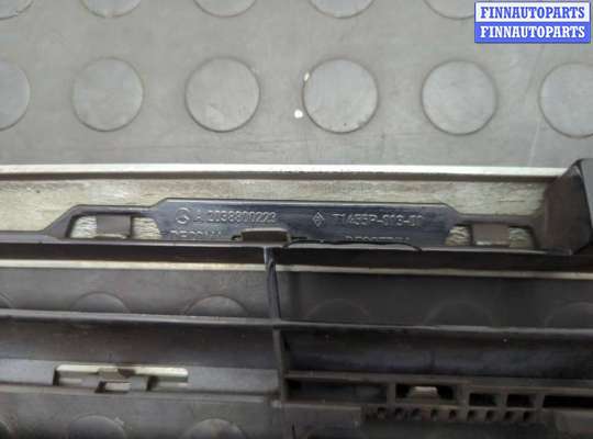 купить Решетка радиатора на Mercedes C W203 2000-2008