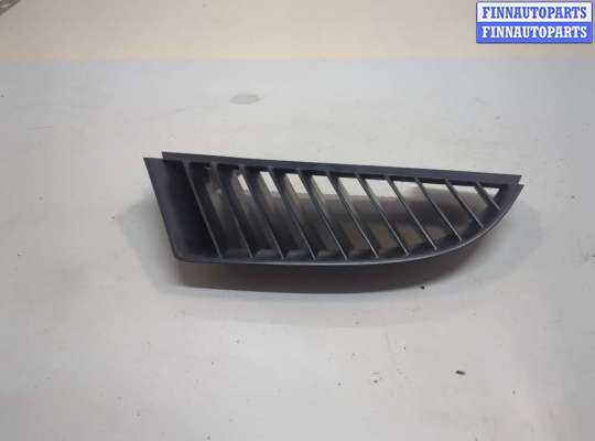 Заглушка (решётка) бампера MT573041 на Mitsubishi Colt 2002-2012