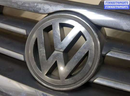 Решетка радиатора на Volkswagen Passat CC (357)