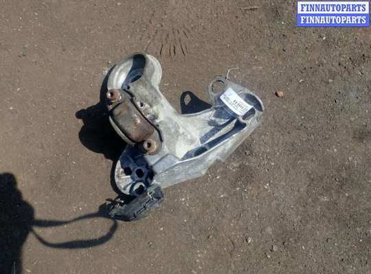 купить Кронштейн (лапа крепления) на Volkswagen Passat 5 1996-2000