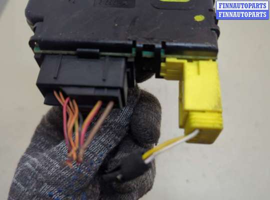 купить Блок управления подрулевыми переключателями на Volkswagen Caddy 2004-2015