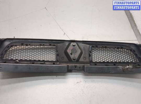 купить Решетка радиатора на Renault Trafic 2001-2014