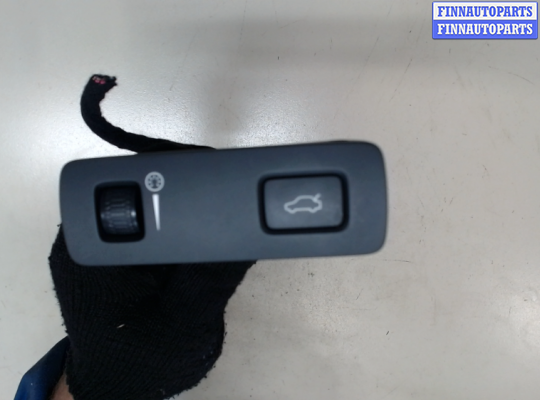 купить Кнопка открывания багажника салонная на Volvo S90 2016-2025