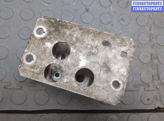 купить Кронштейн усилителя бампера на Toyota RAV 4 2006-2013