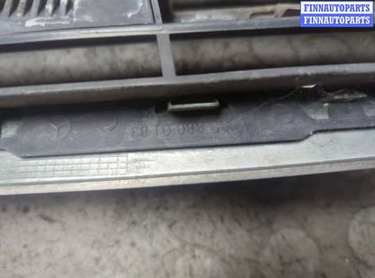 купить Решетка радиатора на Mercedes C W203 2000-2008
