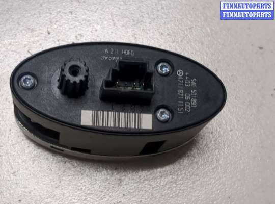 купить Кнопка открывания багажника с крышки на Mercedes E W211 2002-2009