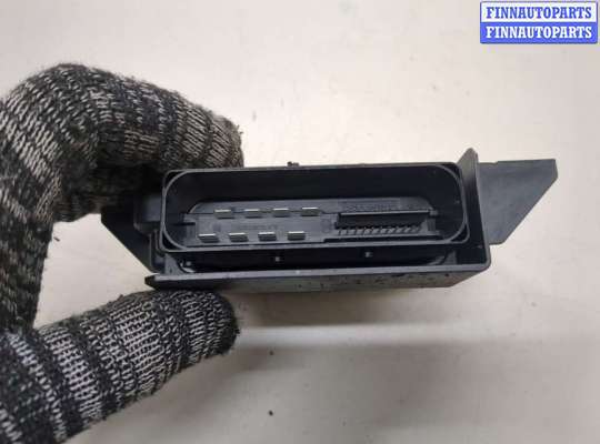 купить Блок управления стояночным тормозом на Volkswagen Tiguan 2007-2011