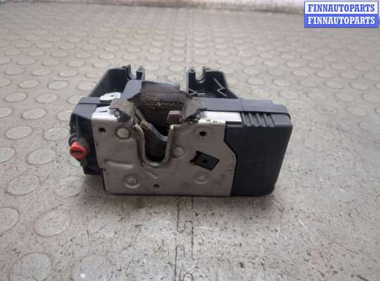 Замок раздвижной двери NS988927 на Renault Trafic 2001-2014