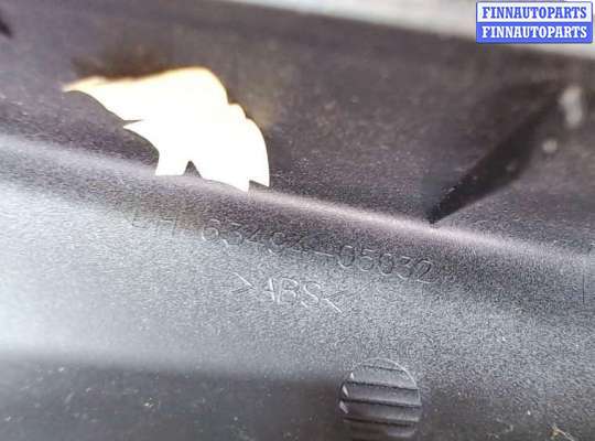 купить Накладка рейлинга на Toyota Avensis 2 2003-2008