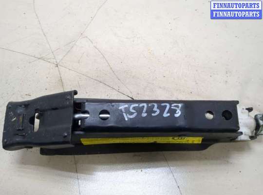 Домкрат VG2384501 на Volkswagen Golf Plus