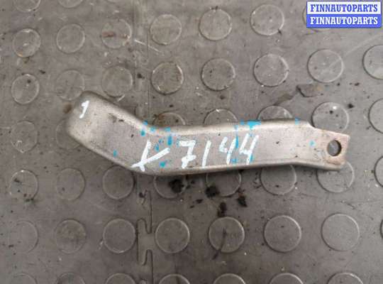 Кронштейн прочее на Toyota Auris I (E150)