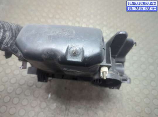 купить Корпус воздушного фильтра на Toyota Yaris 1999-2006