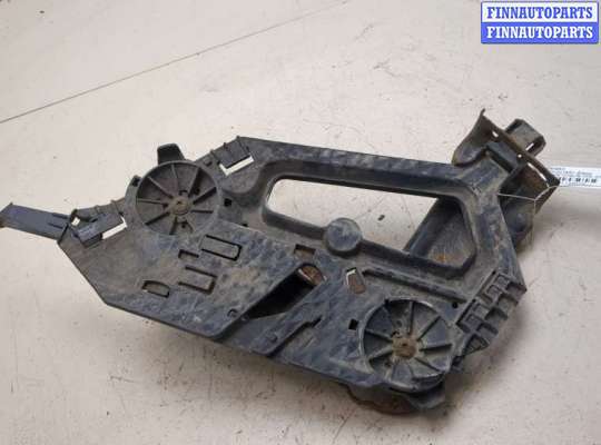 Купить Кронштейн фары на Skoda Octavia (A5) 2004-2013 Кронштейн фары SK527569 на Skoda Octavia (A5) 2004-2013
