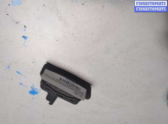 купить Кнопка открывания багажника с крышки на Renault Megane 3 2009-2016