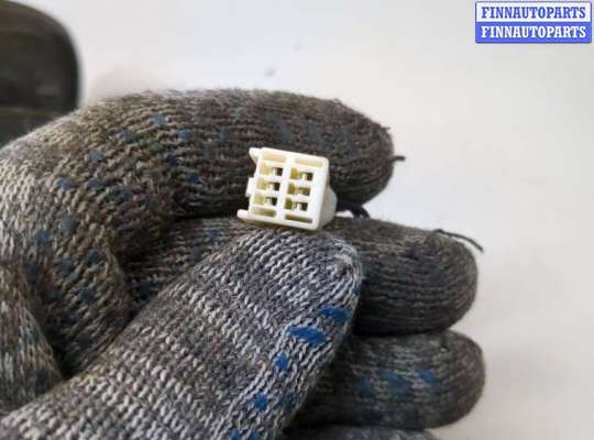 купить Зеркало боковое на Toyota Sequoia 2000-2008