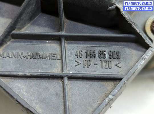 Корпус воздушного фильтра на Opel Zafira A