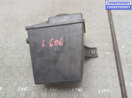 Воздухозаборник на Mazda MPV II LW