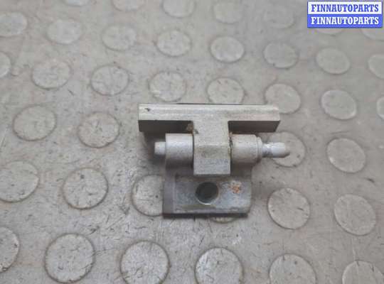 Петля двери на Volvo XC90