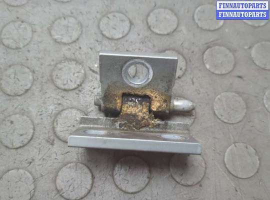 Петля двери на Volvo XC90