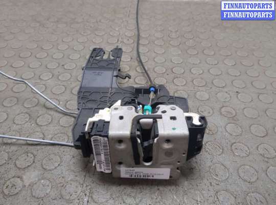 Замок боковой двери на Dodge RAM IV (DS/DJ)