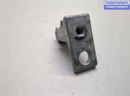 Петля двери на Volkswagen Jetta VII (A7)