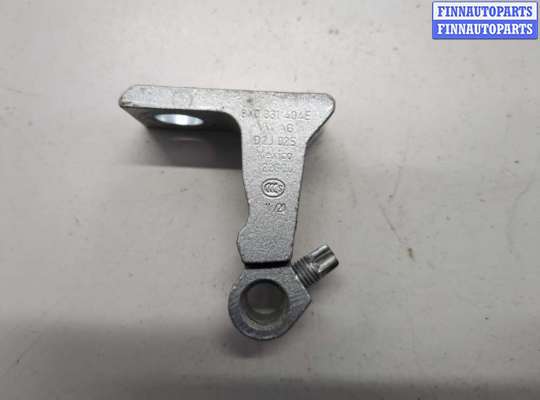 Петля двери на Volkswagen Jetta VII (A7)