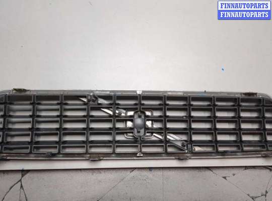 купить Решетка радиатора на Volvo S40 2004-2012