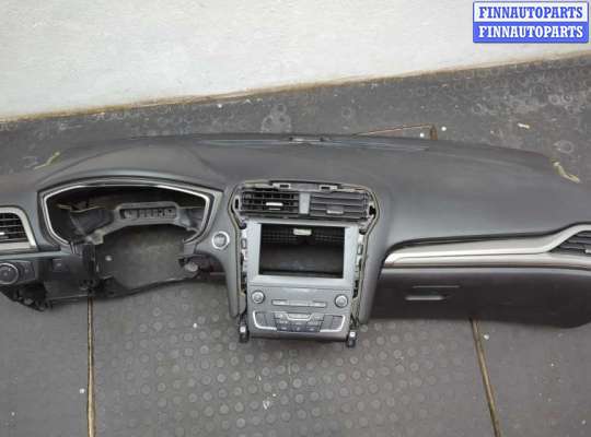 Панель передняя салона (Торпедо) на Ford Mondeo V